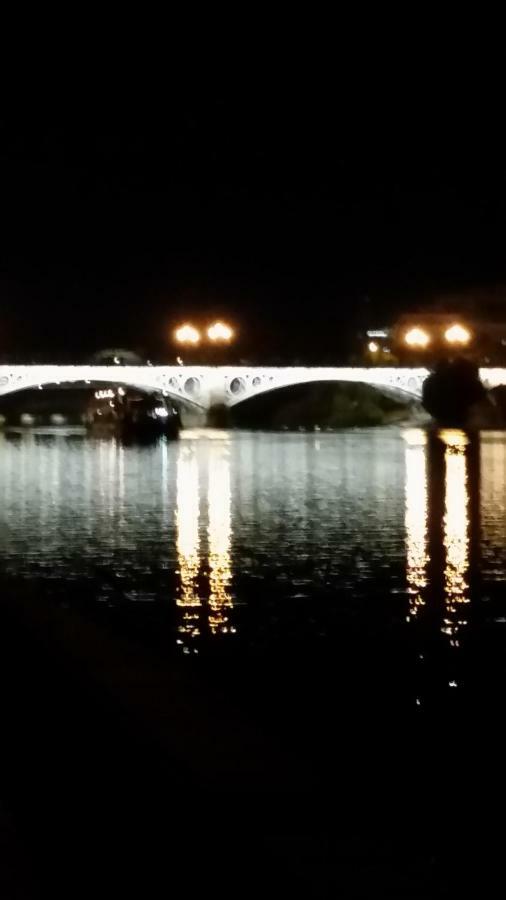 Espacio Amalia Triana Sevilla Kültér fotó
