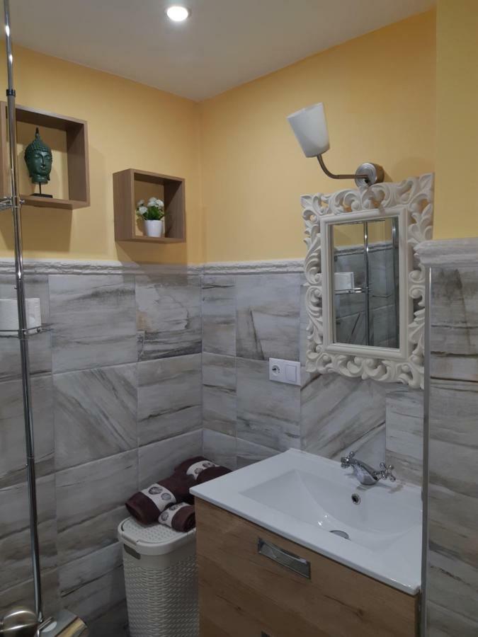 Espacio Amalia Triana Sevilla Kültér fotó