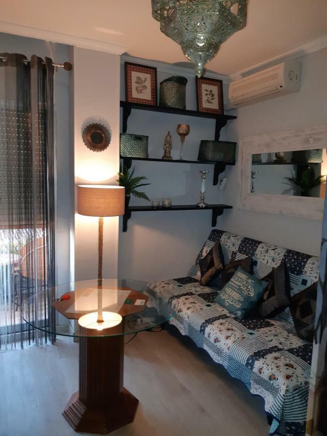 Espacio Amalia Triana Sevilla Kültér fotó